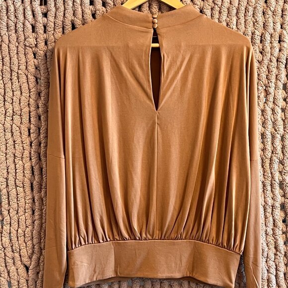 2 Banana Republic Bat Wing Sleeved Tops Black & Carmel Size Medium (NWT) - Picture 3 of 16